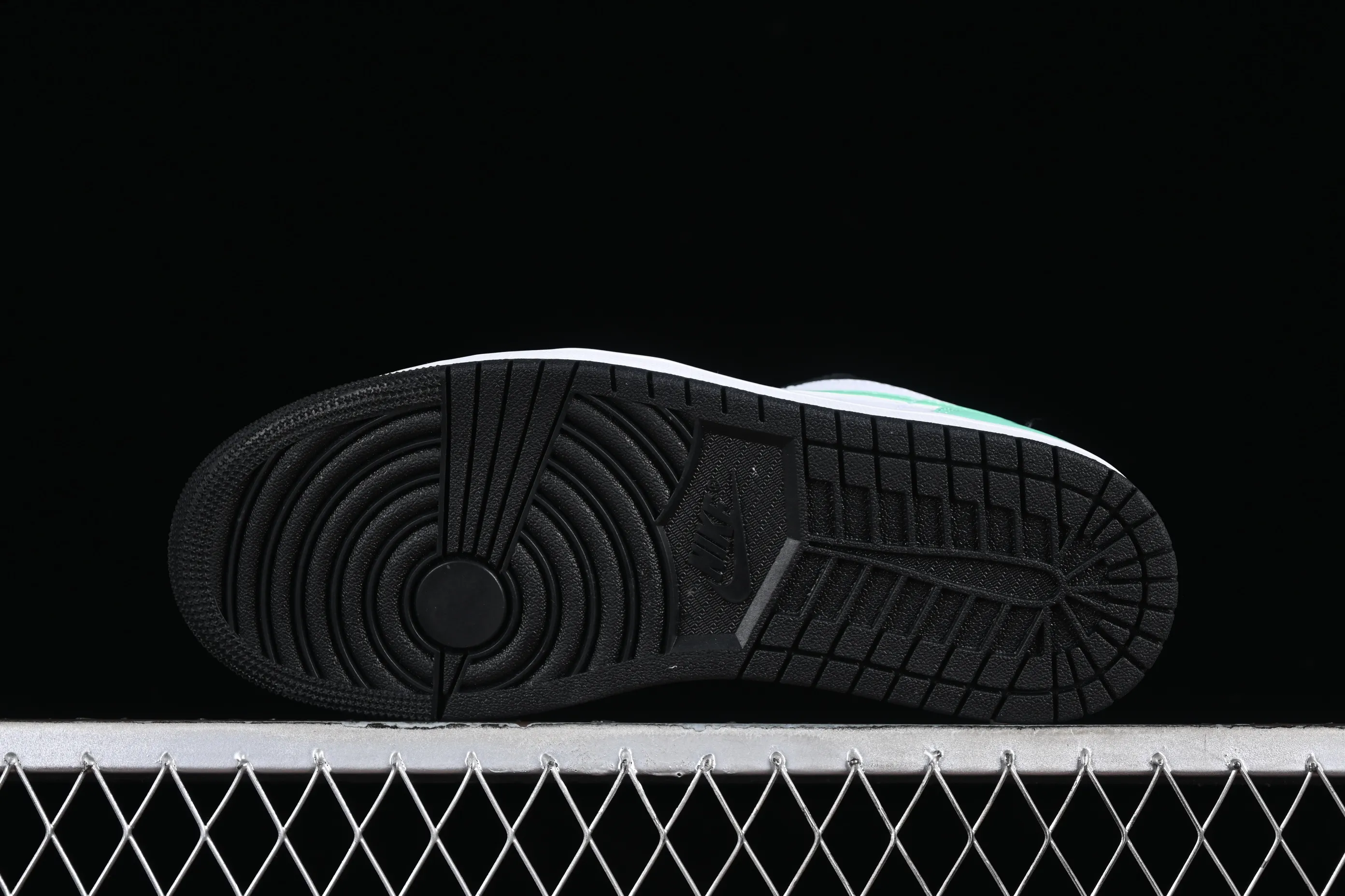 All categories Air Jordan Jordan series basketball shoes Air Jordan 1 Low G version pure original Air Jordan 1 Low AJ1 Joe 1 mint black and green low-top cultural basketball shoes 553558-131
